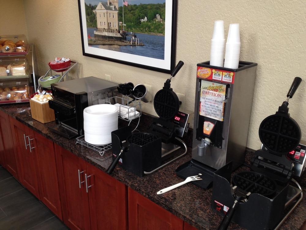 Best Western Fishkill Inn & Suites מראה חיצוני תמונה