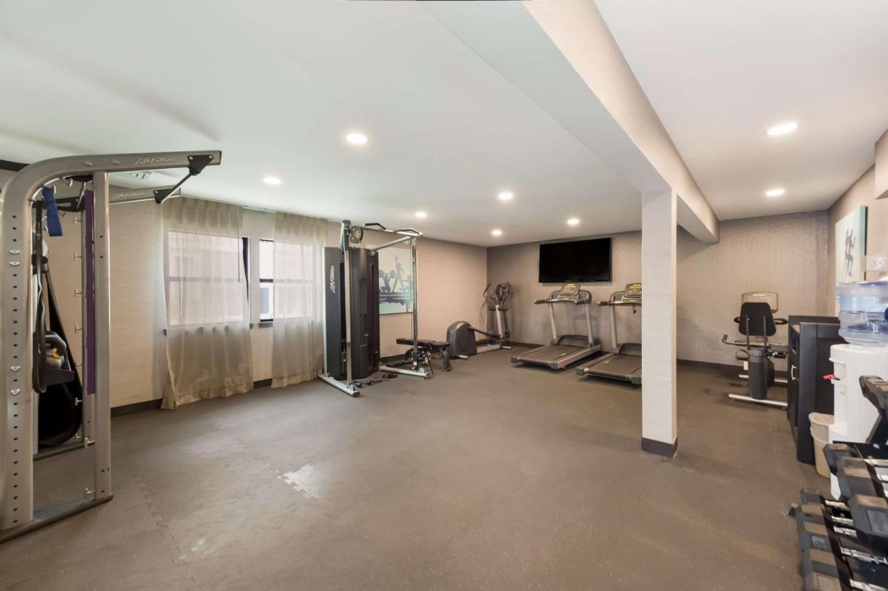 Best Western Fishkill Inn & Suites מראה חיצוני תמונה